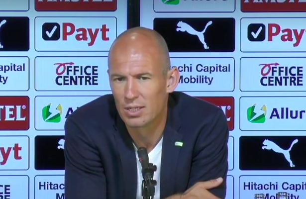 Arjen Robben bij de persconferentie van FC Groningen